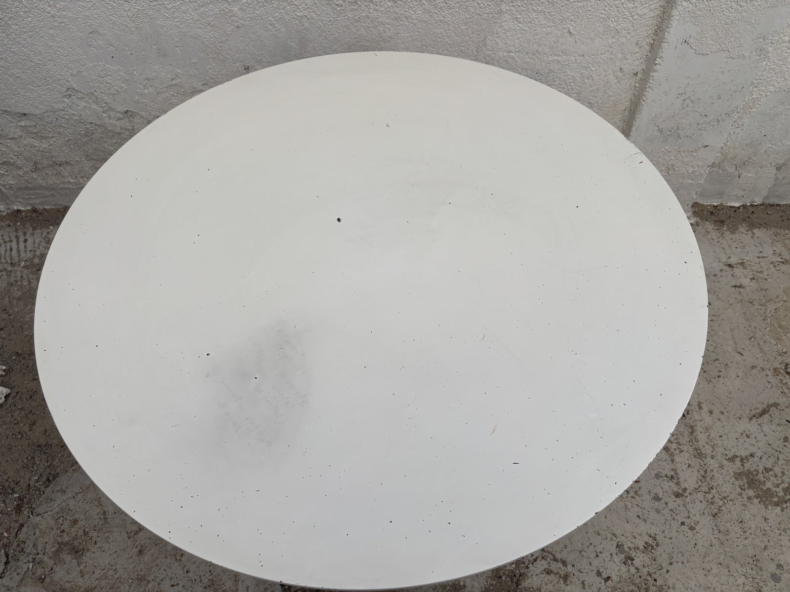 Collar Round Large Table with USB Charger (Archidivano) – photo 5 of 5