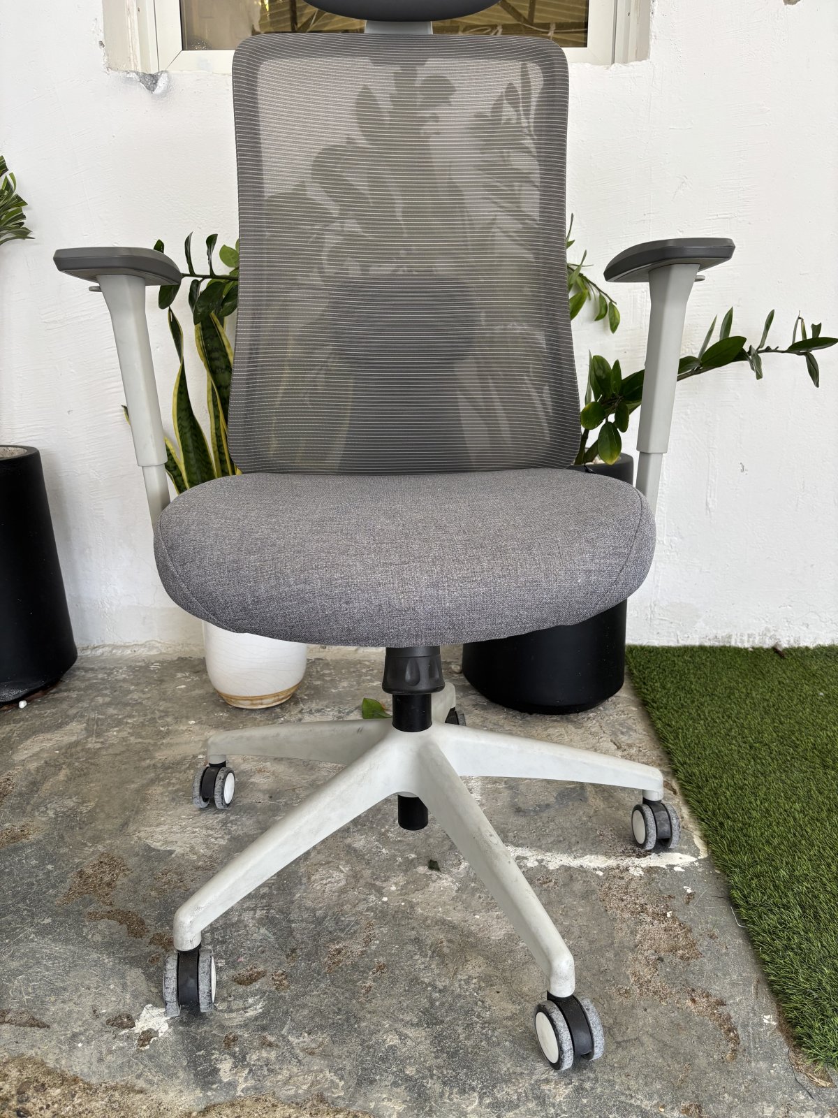 USA, Desky Sereno Ergonomic Office Task Chair Grey and white