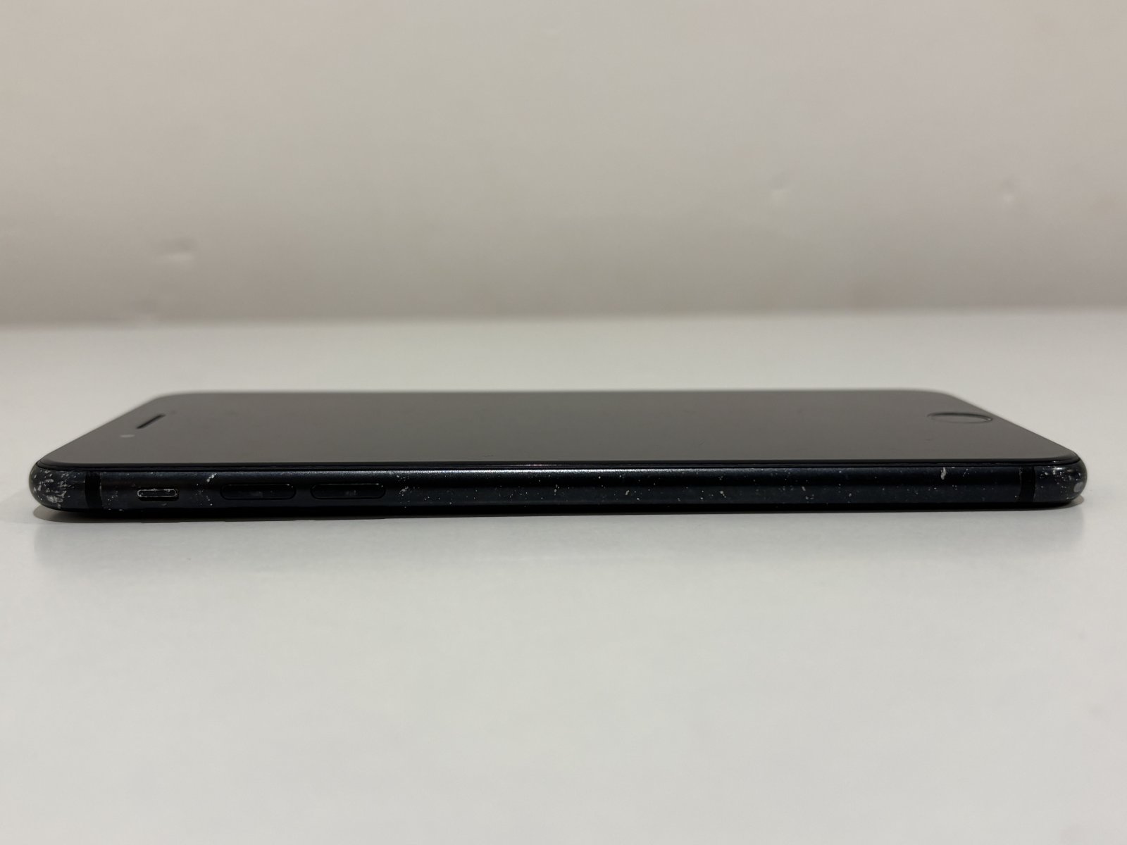 Apple iPhone 7 Plus in Black with 256GB storage – photo 2 of 8