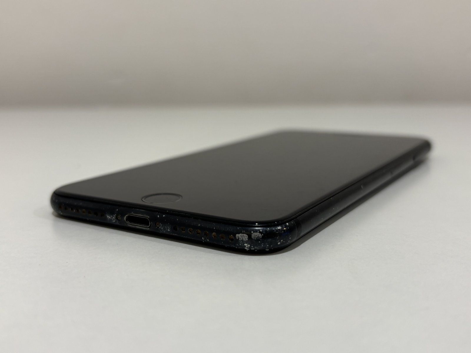 Apple iPhone 7 Plus in Black with 256GB storage – photo 4 of 8