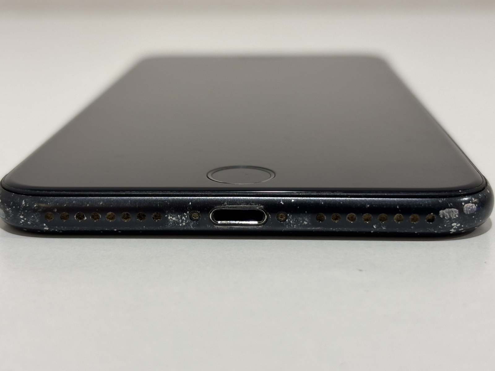 Apple iPhone 7 Plus in Black with 256GB storage – photo 6 of 8