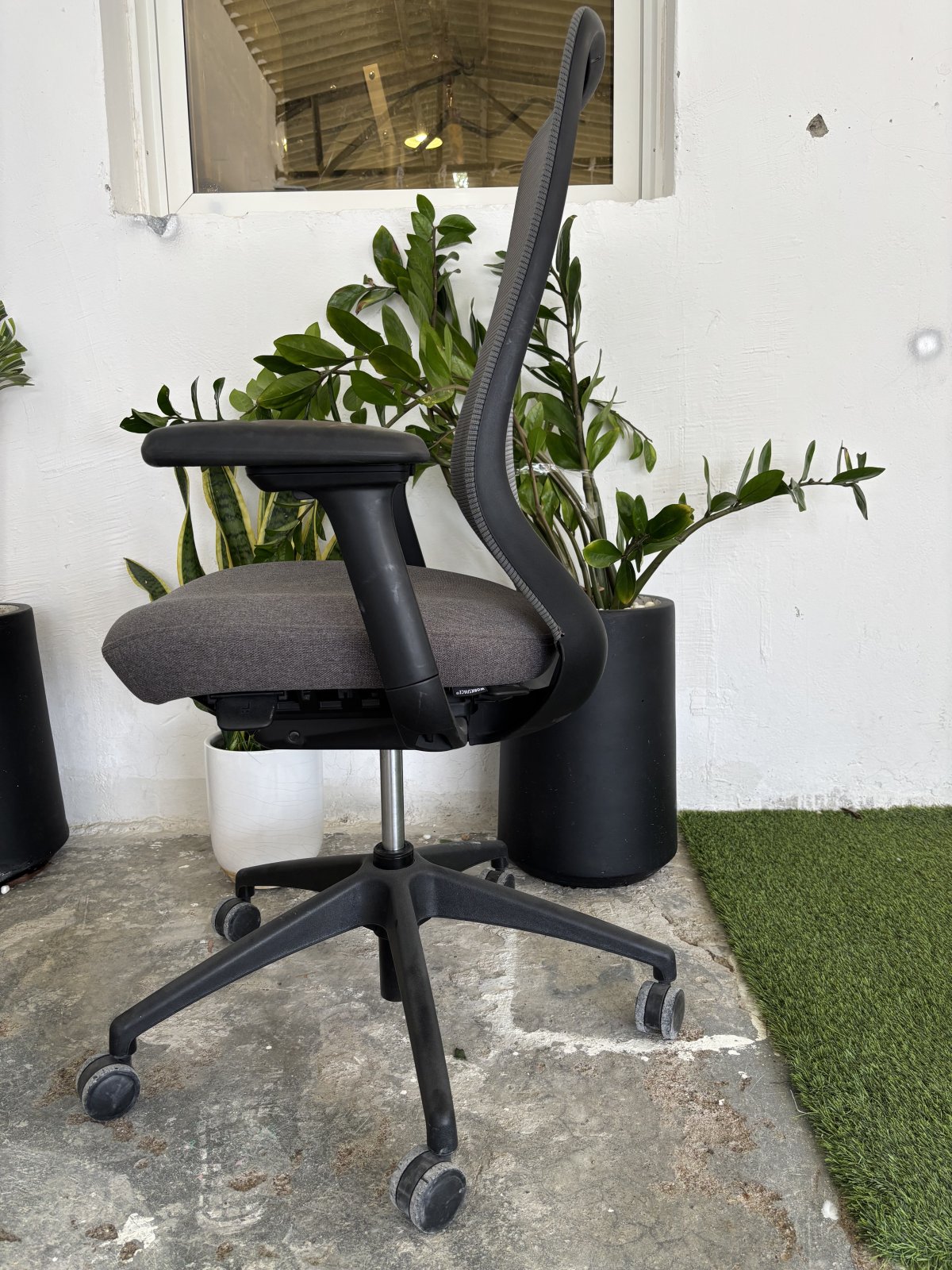 USA, Desky Sereno Ergonomic Office Task Chair Black – photo 2 of 5